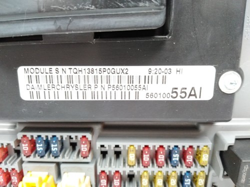 56010055AI Jeep Liberty 2002 caja de fusibles interior 3,7 L carrocería control P56010055AI G74 - Imagen 5 de 12