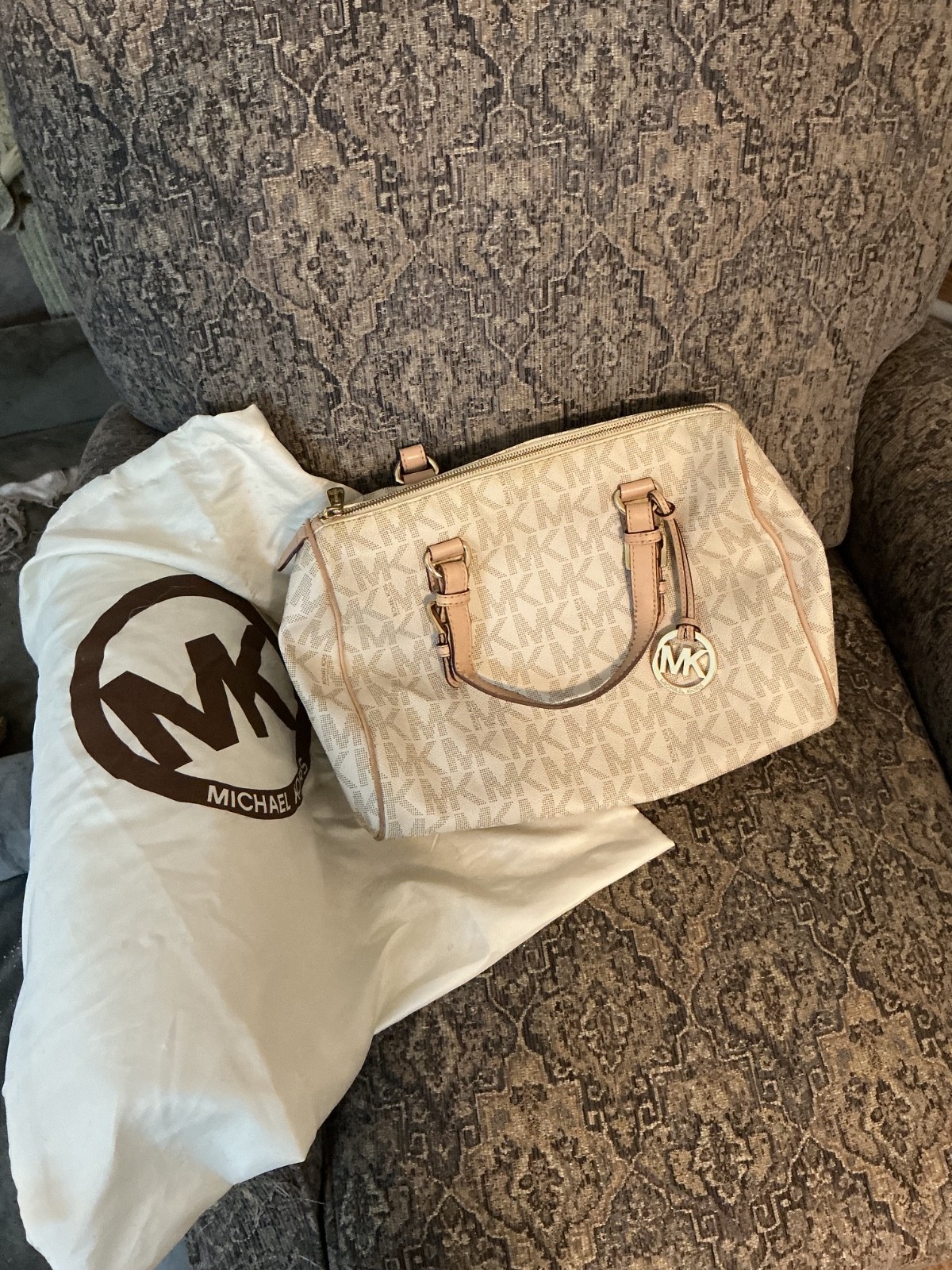 Michael Kors “Grayson” Satchel bag.