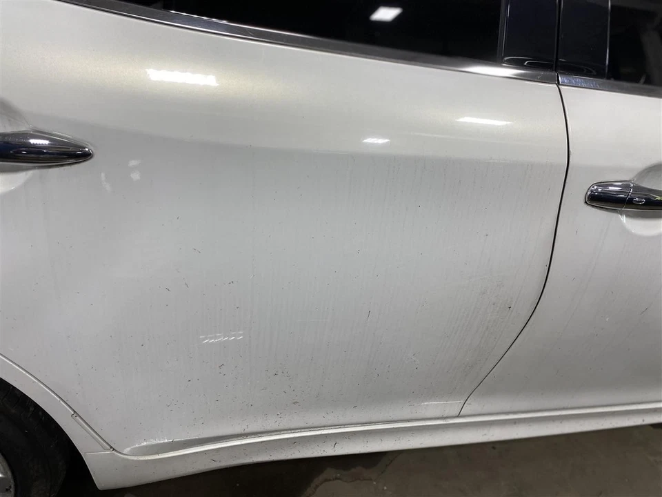 REAR DOOR Infiniti M35H M37 M56 Q70 11 12 13 14 15 16 17 18 Right White 1415971 Foto 3 de 4