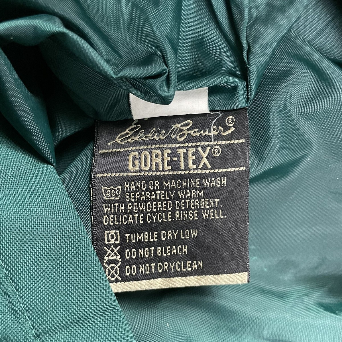 Vintage 90's Eddie Bauer Men's GORE-TEX Forest Green Mesh Vintage 90's Eddie Bauer Men's GORE-TEX Forest Green Mesh