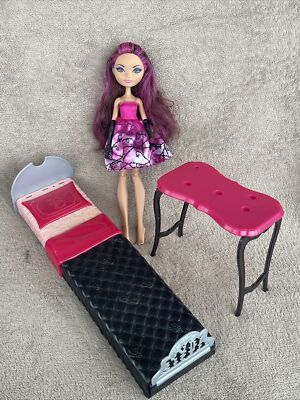 Ever After High - Thronecoming Briar Beauty - Buch Spielset Puppe