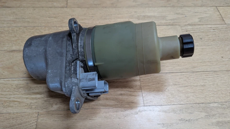 Bomba de dirección asistida eléctrica Volvo OEM C30, C70, S40, V50 OEM 5N513K514 con cables Foto 2 de 4