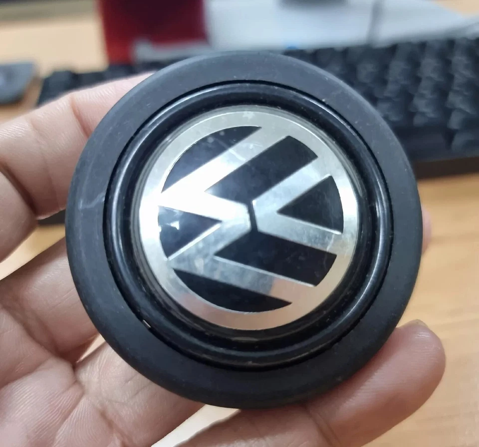 Botón de bocina Momo VW genuino Volkswagen GTI VR6 Golf Jetta Caddy botón de bocina Foto 4 de 4