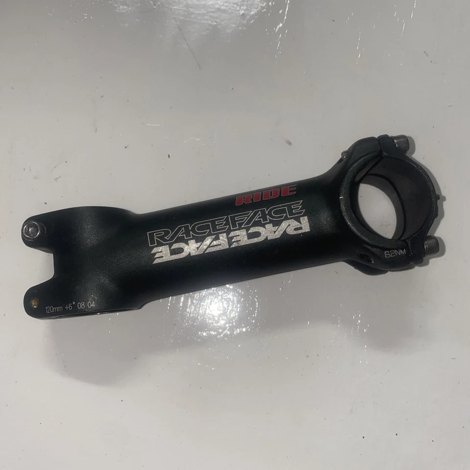 Vástago de bicicleta RaceFace Ride 120 mm +/- 6 grados 1 1/8” 31,8 mm negro sin rosca + pernos Foto 2 de 4