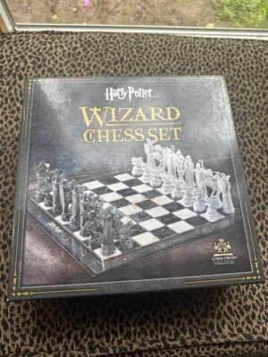 The Noble Collection NN7580 Harry Potter Wizard Chess Set