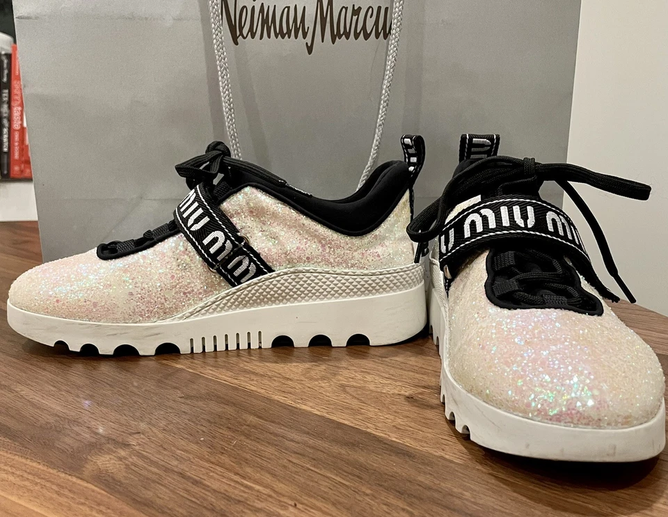 MIU MIU Tenis Plataforma Brillo Rosa Y Blanco Con Correa Logo EU 38.5/US 8.5 Foto 3 de 4