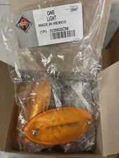 GENUINE NEW OEM INTERNATIONAL AMBER CLEARANCE LIGHT 3529900C98
