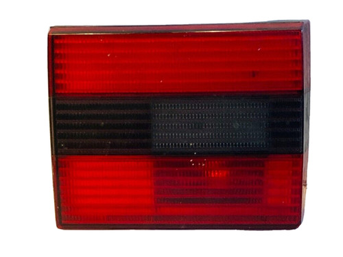 VW Passat Var. Bj.94-97 gebr. Rücklicht Bremsleuchte links innen 3A9945107B #993