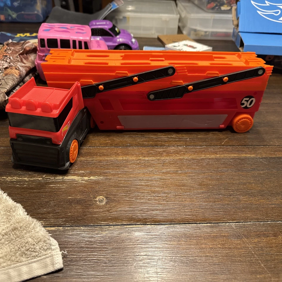 Hot Wheels Mega Hauler Holds 50 Cars 6 Expandable Levels - Image 2 of 2