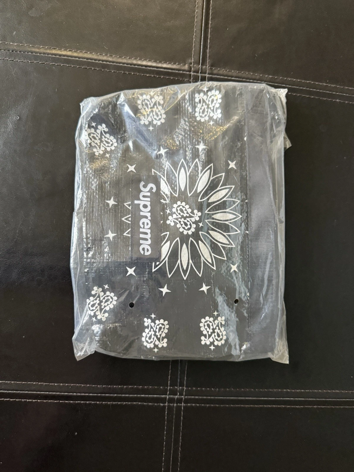 Sac à bandoulière Supreme Bandana Tarp (noir) SS21