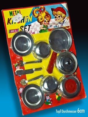 BLECH KINDER KOCHGESCHIRR OVP BLISTER PUPPENKÜCHE KITCHEN SET HONG KONG 1970er