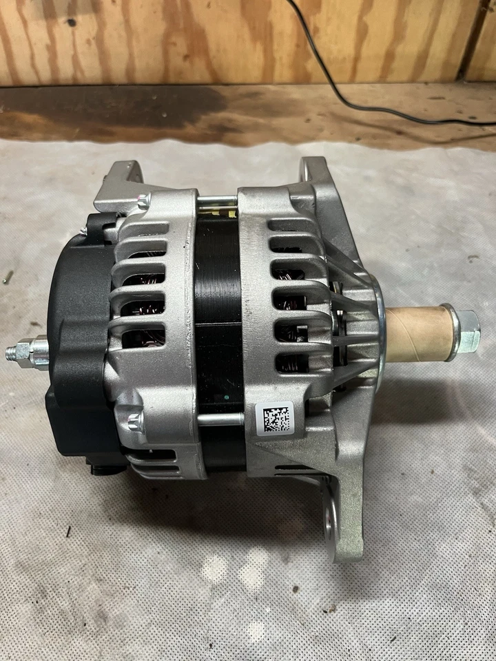 New Cummins marine Alternator 12V/160a - Image 3 of 4