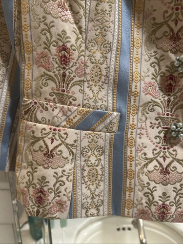 VTG Fundamental Things Crop Blazer Jacquard Cream/Multi-Color Embroidered Sz 10 - Picture 5 of 8