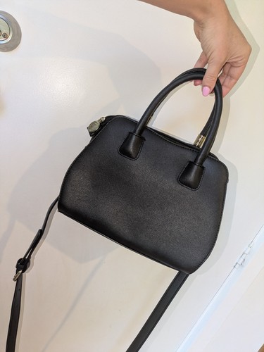Designer Christian Lacroix Black Gold Handbag Shoulder Strap Double Handle Bag - Picture 9 of 17