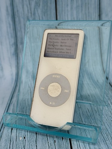 Apple iPod Nano 1st Generation A1137 2GB MP3 Music Multimedia Player Tested - Picture 4 of 11