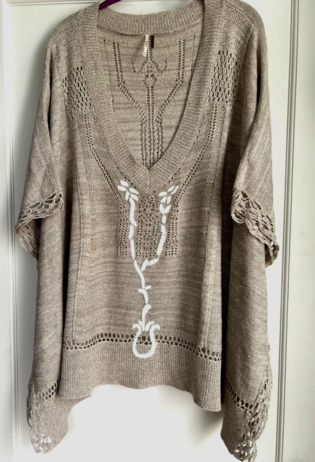 NWOT - VINTAGE FREE PEOPLE PONCHO, COLOR TAUPE W/WHITE STITCHING, SIZE L