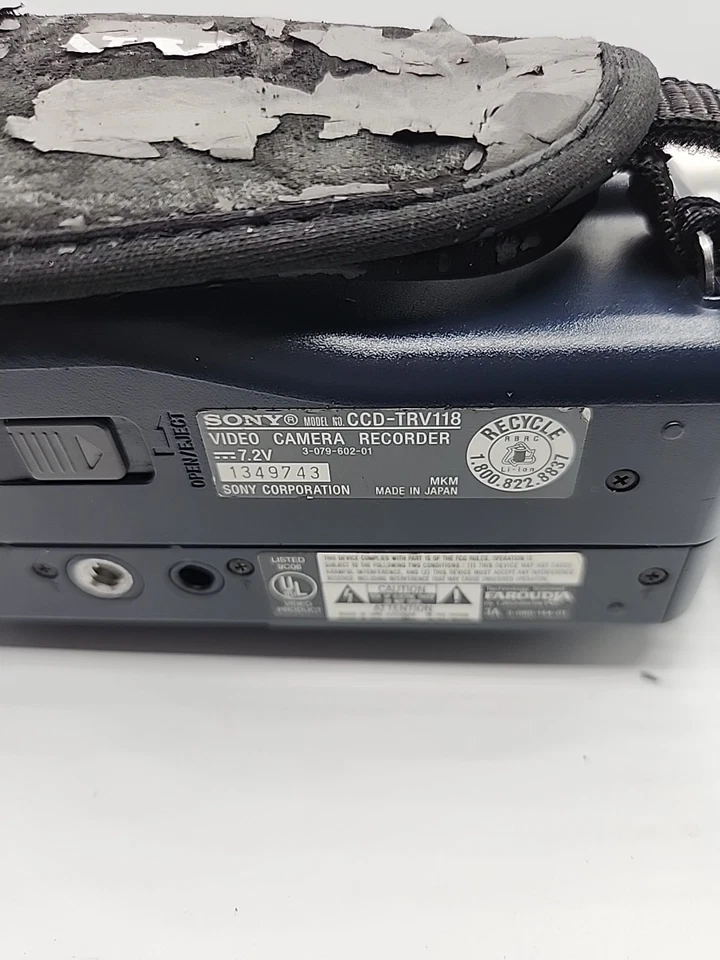 Videocámara Sony Handycam CCD-TRV118 NTSC Tape Hi8 - No alimentación no completamente probada. Foto 2 de 4