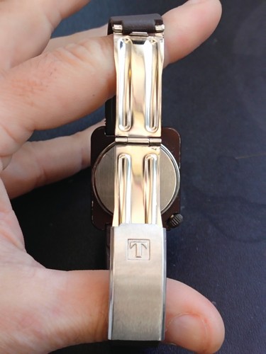 Tissot Mega Quartz - Picture 5 of 10