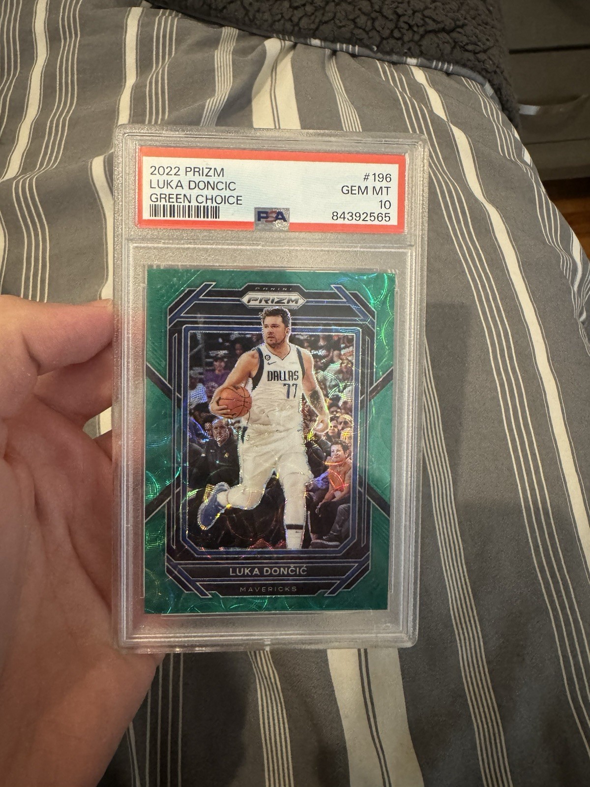 2022 Prizm Luka Doncic Mavericks #196 Green Choice 6/8 PSA 10 GEM MT view 3