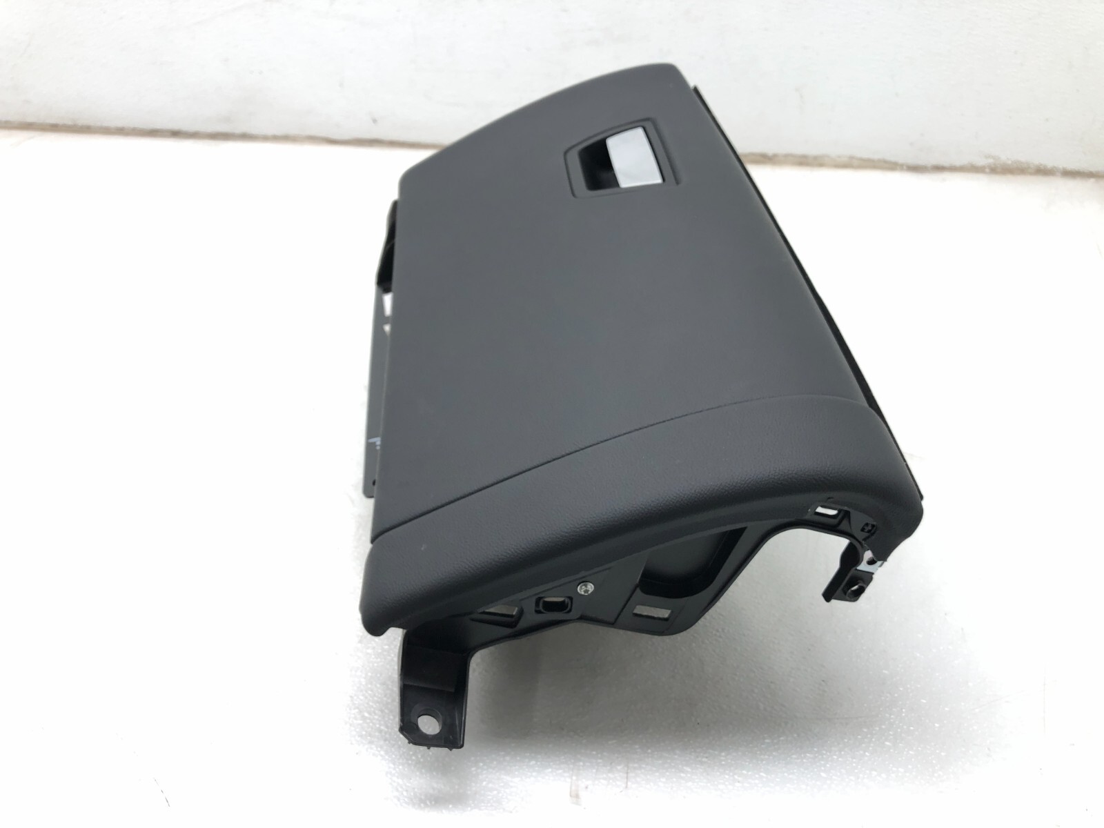 2014-2019 MASERATI GHIBLI S GLOVE BOX STORAGE COMPARTMENT OEM.
