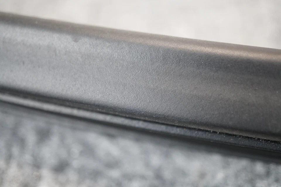 🔅2014-2017 MAZDA 6 TOURING 2.5L OEM. RUBBER FRONT RIGHT/LEFT DOOR 61130358 F12 - Image 2 of 4