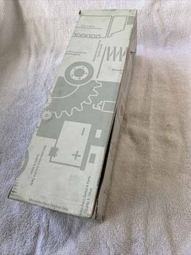 Mercedes-Benz License Plate Tag Bracket Holder 220 885 08 81 Genuine - 第 13/14 張圖片