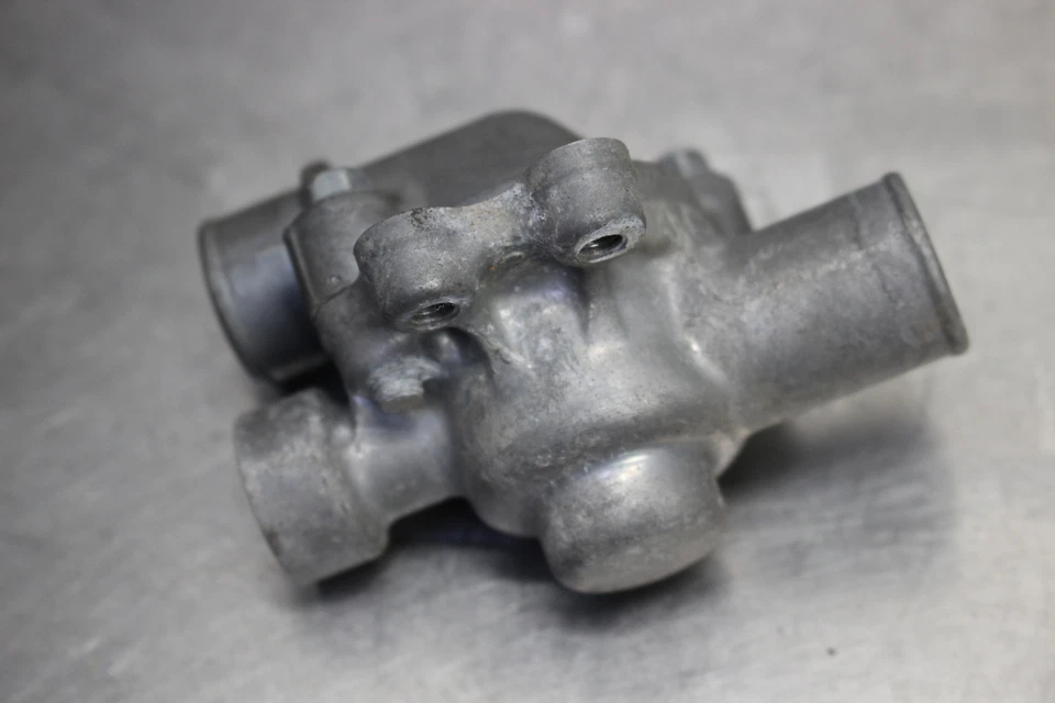 13-17 Kawasaki Ninja 300 Thermostat Housing Foto 2 de 4