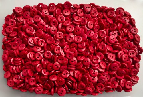 Small 11mm 18L Red Christmas Red 2 Hole Polished Buttons Tiny Button (Q255) - 第 1/1 張圖片