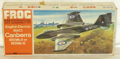 Frog #F203 English Electric (BAC)Canberra B(1) Mk.8 or B(1) Mk.12 1:72- w/Stand