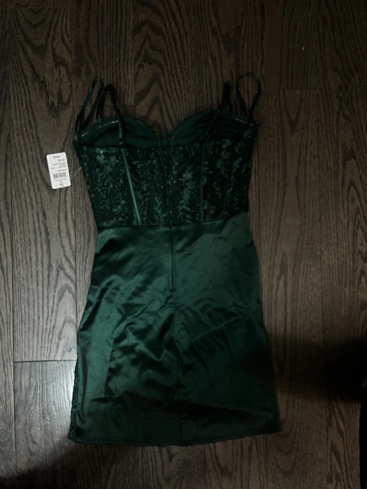 Vestido corsé verde Windsor Talla: S Nunca usado/todavía tiene etiqueta #vestido corsé #verde Foto 3 de 4