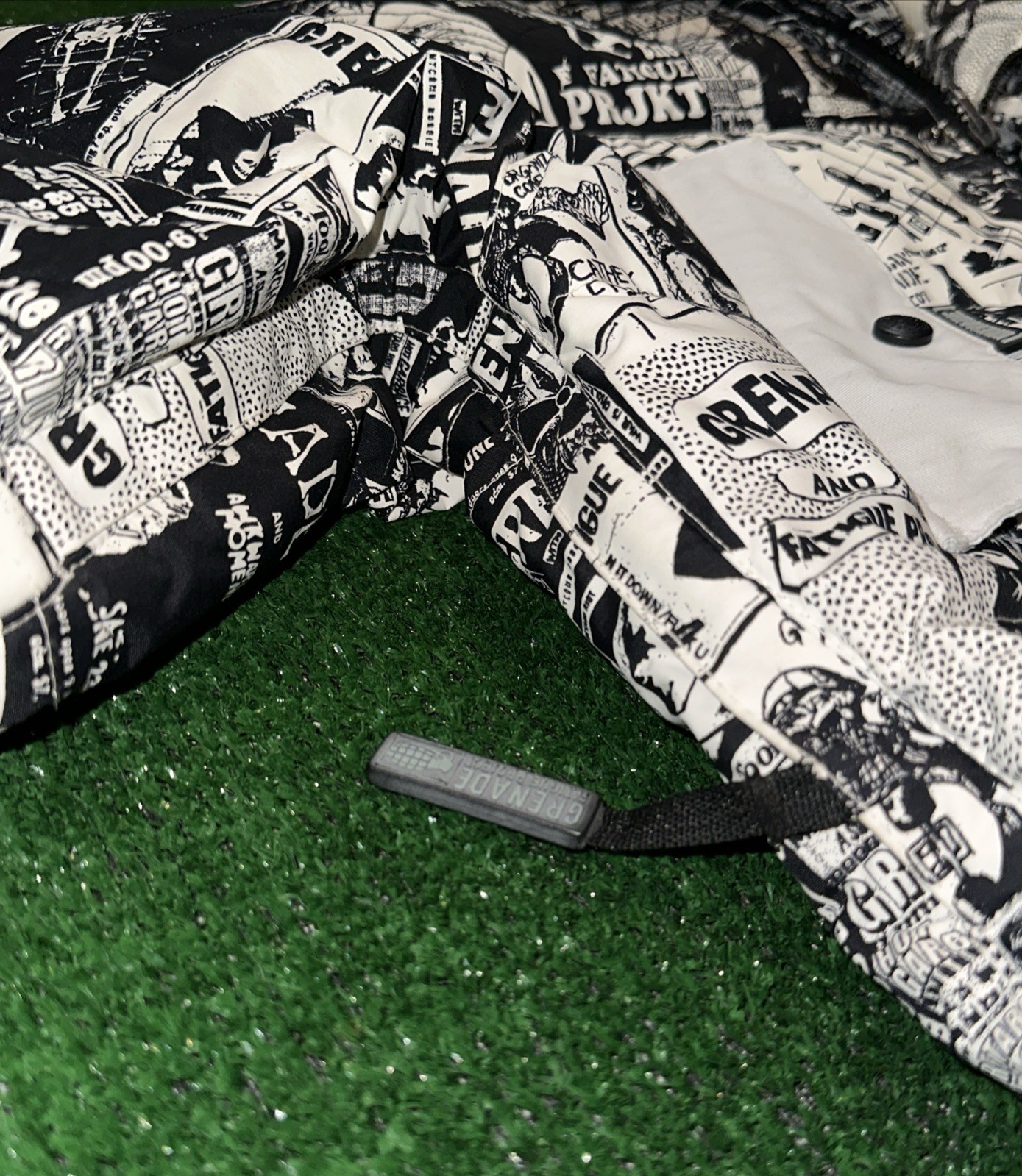 SAMPLE Grenade Fatigue Project Snowboarding Jacke… - image 19