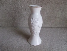 Lenox Porcelain Ivory Bud Vase Embossed Roses & Hummingbird 24K Gold 5.75"