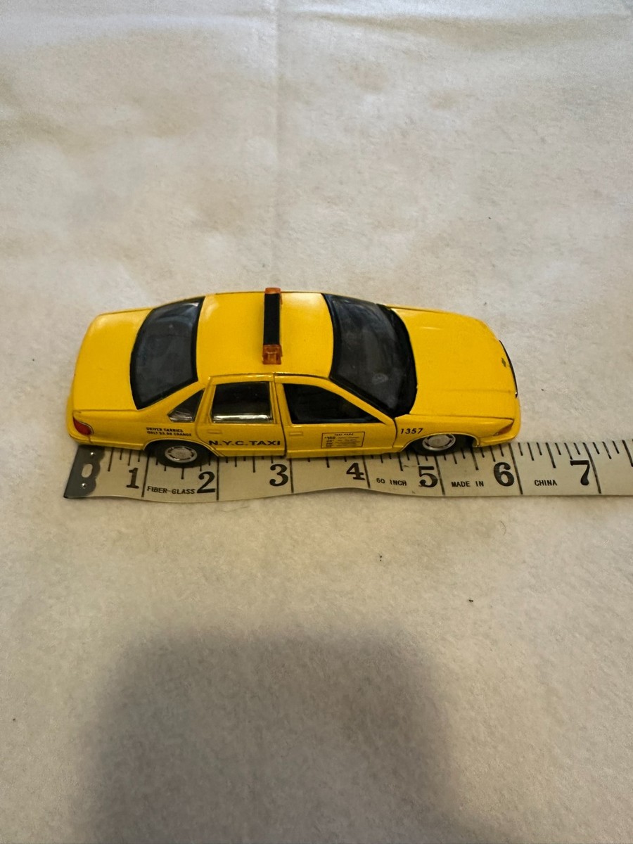 Sunnyside 1996 Chevrolet Caprice NYC Yellow Taxi Cab 1/34 Diecast