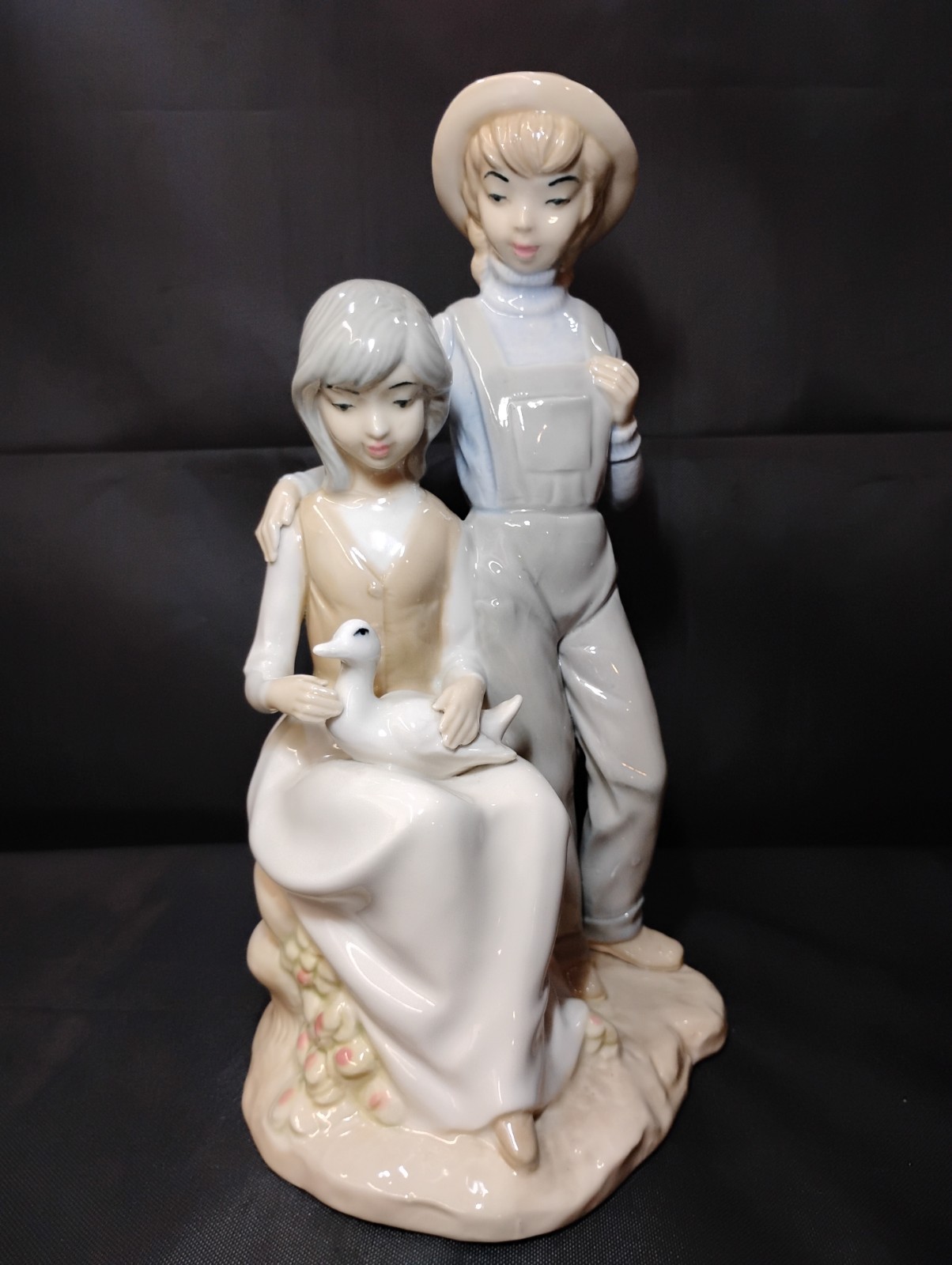 Vintage Sanbo Valencia Spanien Porzellan Figur Junge & Mädchen mit Ente