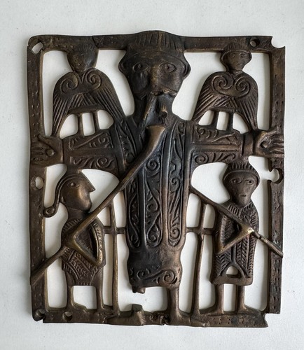 Old bronze plaque Irish Memorial Clonmacnoise Christ Crucifixion Celtic Viking - Imagen 8 de 12