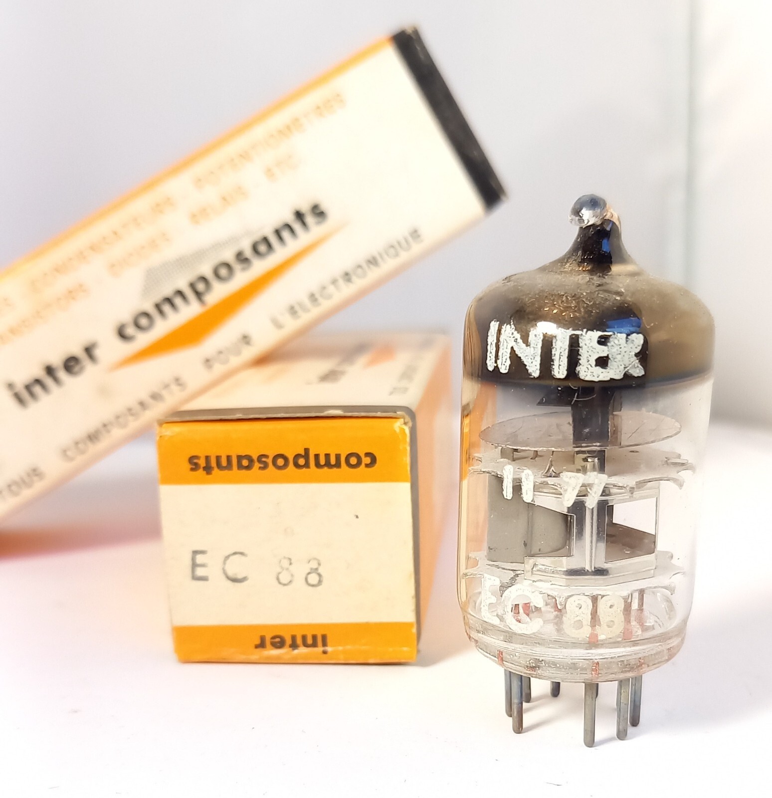 NEUF : 1 Tube EC88 INTER COMPOSANTS ou RFT - Made in GDR - NOS NIB ...