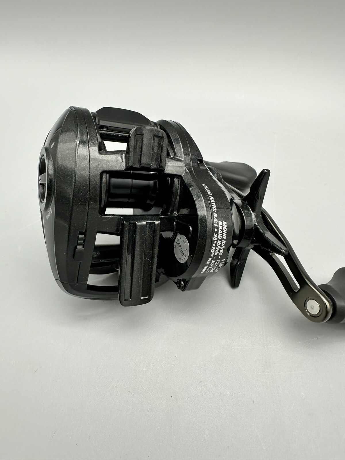 Abu Garcia Vengeance Low Profile 5 Ball Bearing Baitcast Fish Reel