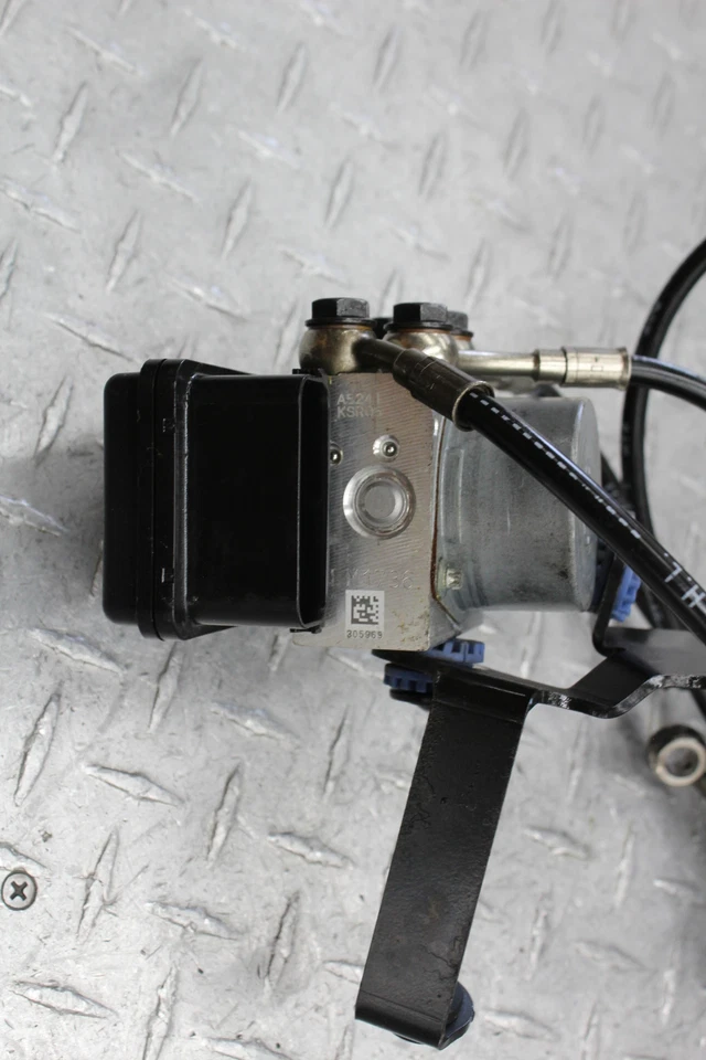 2016 DUCATI DIAVEL ABS PUMP HOSE SET LINES HOSES - Image 4 of 4