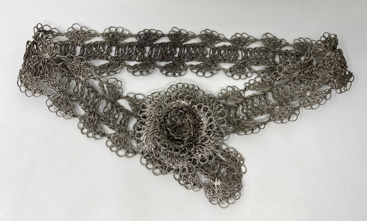 VTG Silver metal woven Crochet Chainmail Belt Adjustable Floral Clip OS vintage intricate Ornate silver crochet wire work flower  main image 2