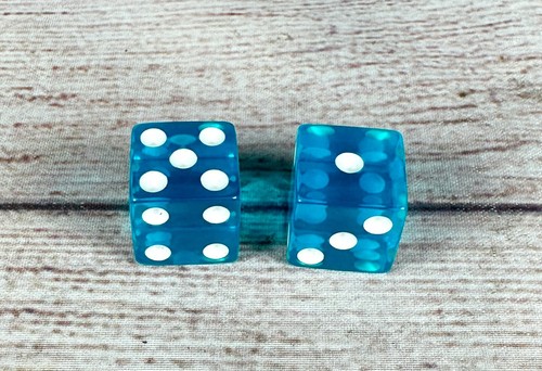 Monopoly Game Disney 2001 Edition Clear Blue Dice Replacement Parts Pieces - Picture 3 of 3