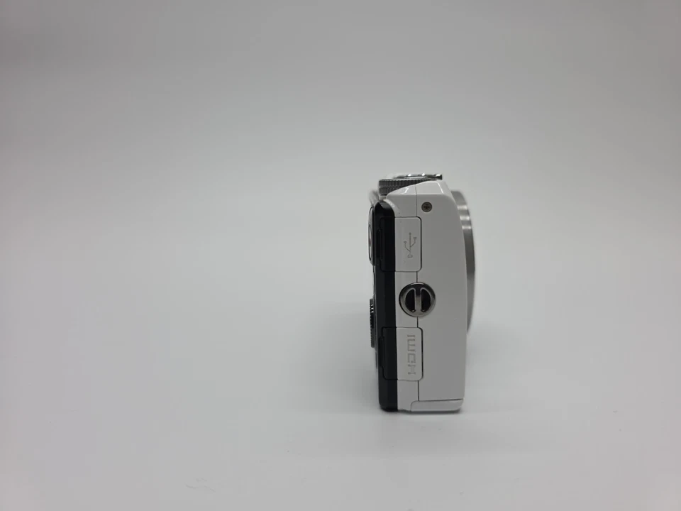 Nikon Coolpix S9700 Kompaktkamera Nikkor 30x Weitwinkelobjektiv (Schneeweiß) - Bild 4 von 4
