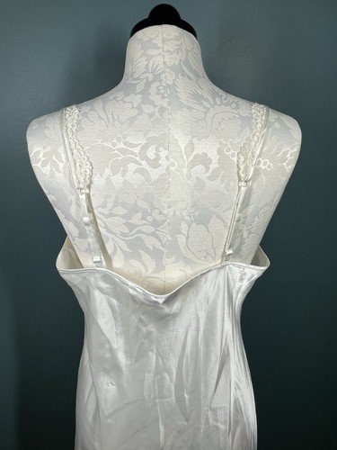 Vintage Victoria’s Secret White Pearl Front Lace Side Slit Silk Dress Size Large - Picture 9 of 15