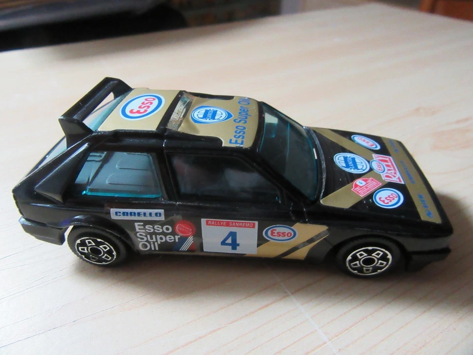 Modellismo statico - 1/43 -Burago   LANCIA DELTA  S 4 - Immagine 2 di 4