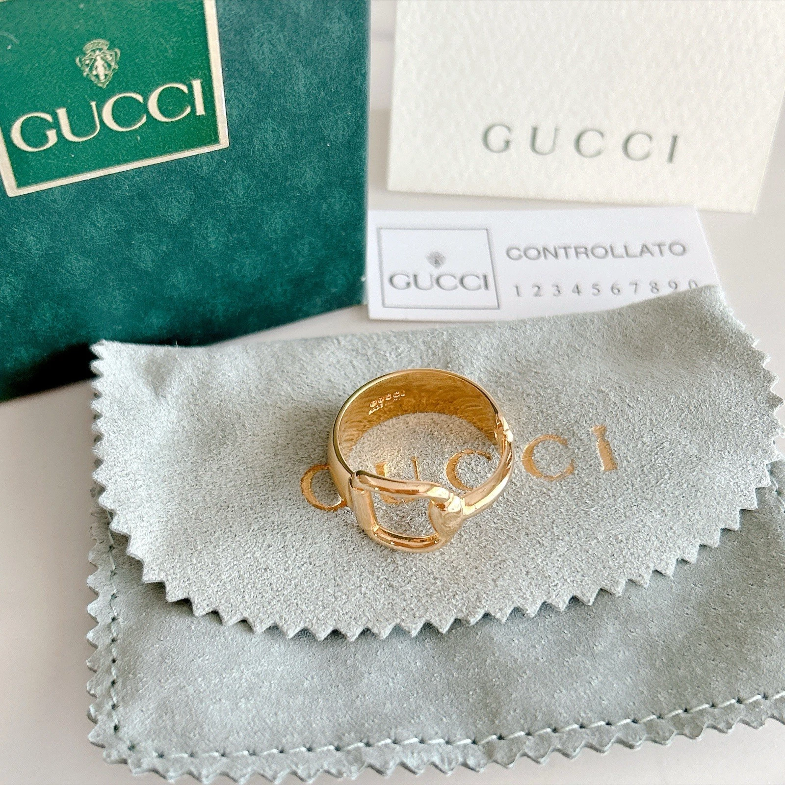 Bague écharpe vintage GUCCI Horsebit avec étui cuir et boite métal doré 1
