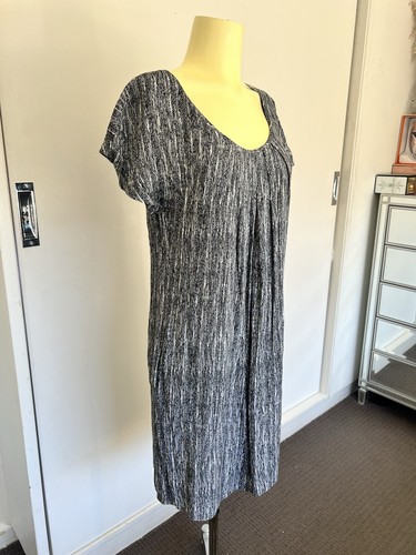 Witchery dress 6 shift black white geometric short sleeve Side Pockets - Picture 3 of 14