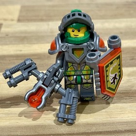 LEGO NEXO KNIGHTS The Fortrex Set (70317) With Manual - See Description