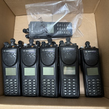 MOTOROLA XTS 3000 HANDIE-TALKIE H09UCH9PW7BN, LOT OF 10, NO BATTERIES, AS IS