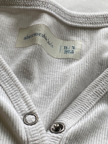 ABERCROMBIE KIDS 15/16 GIRLS LOT OF 4 TEES AND 2 SHORTS - Picture 7 of 12