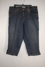 Women  s LEVI'S Sz 20 Classic Capri Jeans
