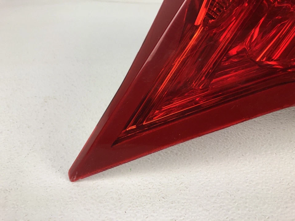 OEM 2010-2016 Cadillac SRX Tail Light 22774014 - Left Driver Foto 4 de 4